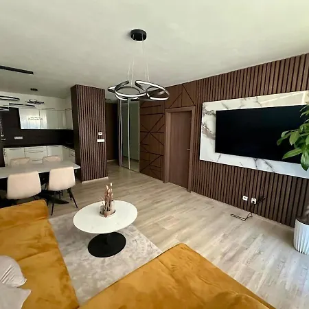 Apartment Moderny 3i S Balkonom